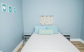 Cottage Beach House Steps From Beach 3 Bedroom 2 Bath