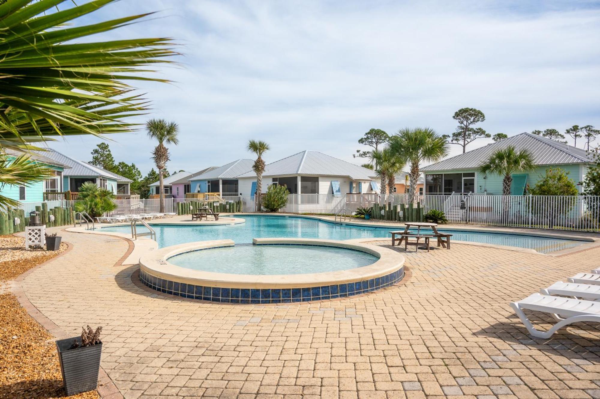 Cottage Beach House Steps From Beach 3 Bedroom 2 Bath Gulf Shores Exterior photo