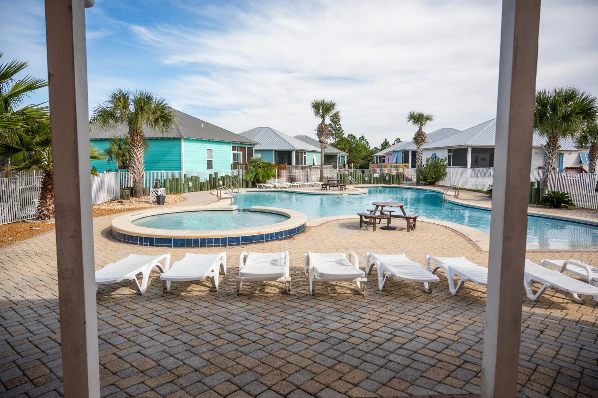 Cottage Beach House Steps From Beach 3 Bedroom 2 Bath Gulf Shores Exterior photo