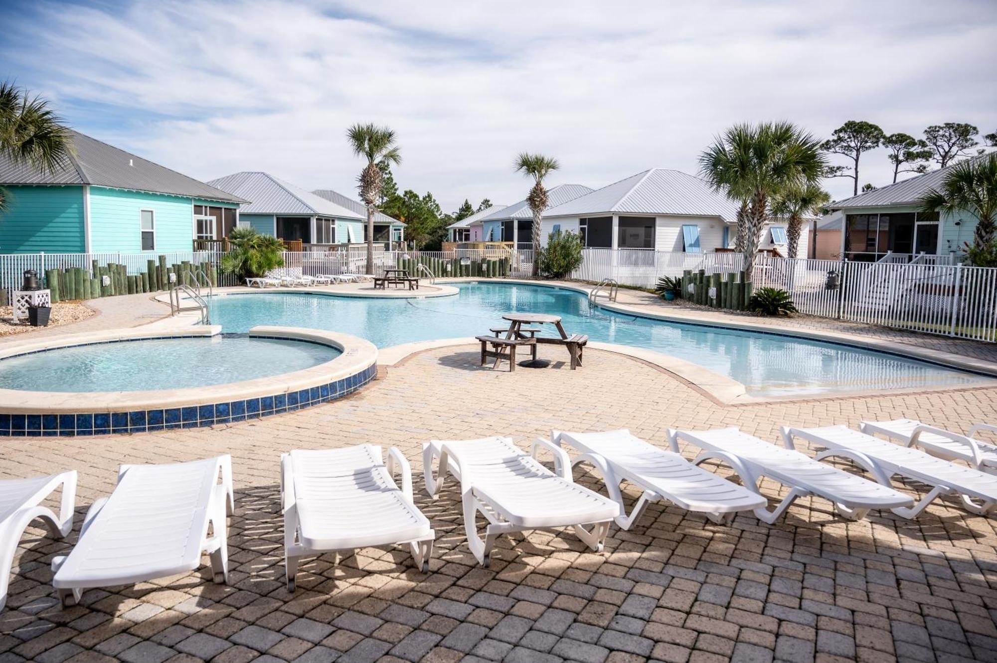 Cottage Beach House Steps From Beach 3 Bedroom 2 Bath Gulf Shores Exterior photo